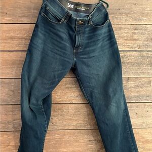 Lee Men's Relaxed Fit Dark Blue Jeans